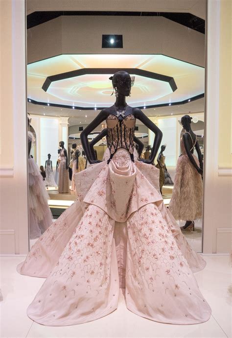 WATCH: Gay designer Christian Dior's luxurious fashion 